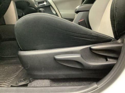 Used 2017 Toyota RAV4 XLE image 16