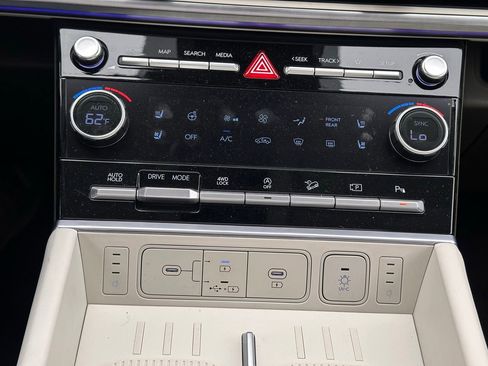 Certified 2025 Hyundai Santa Fe Calligraphy image 37