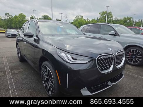 Used 2025 BMW X3 xDrive30i w/ Premium Package image 2
