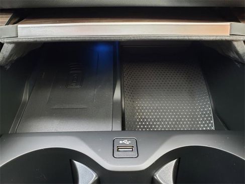 New 2026 BMW X5 xDrive50e w/ Climate Comfort Package image 21