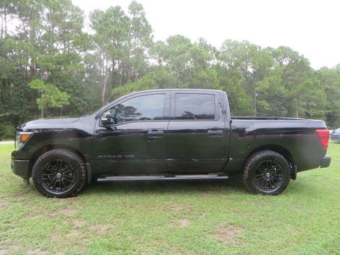 Used 2018 Nissan Titan SV w/ SV Convenience Package RWD image 1
