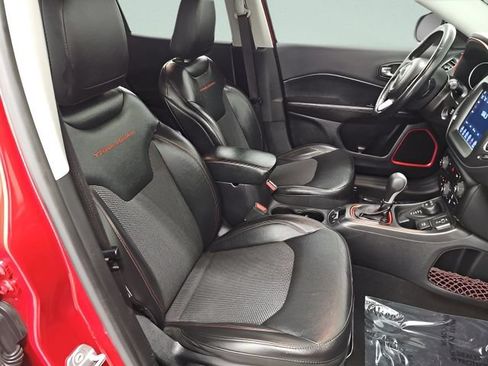 Used 2019 Jeep Compass Trailhawk AWD/4WD image 37
