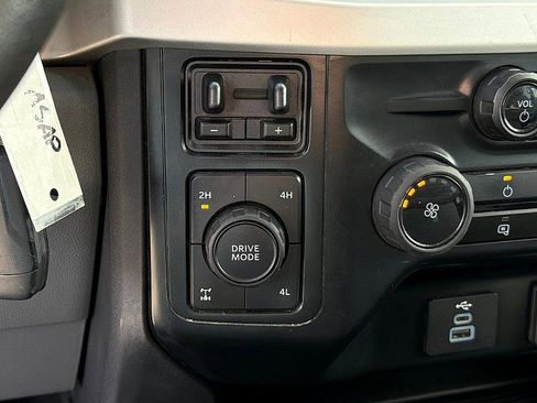 Used 2023 Ford F250 XLT w/ FX4 Off-Road Package image 16