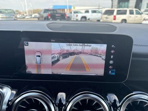 Used 2021 Mercedes-Benz GLB 35 AMG 4MATIC image 22