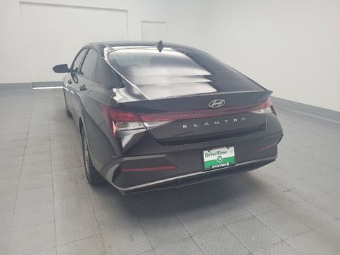 Used 2025 Hyundai Elantra SE FWD image 6