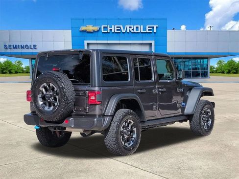 Used 2025 Jeep Wrangler Unlimited Rubicon 4xe w/ Convenience Group AWD/4WD image 4