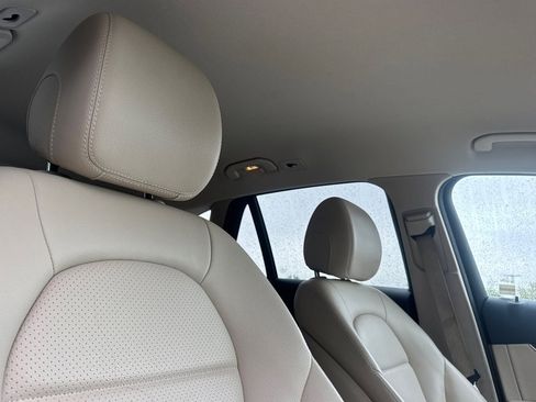 Used 2019 Mercedes-Benz GLC 300 4MATIC image 20