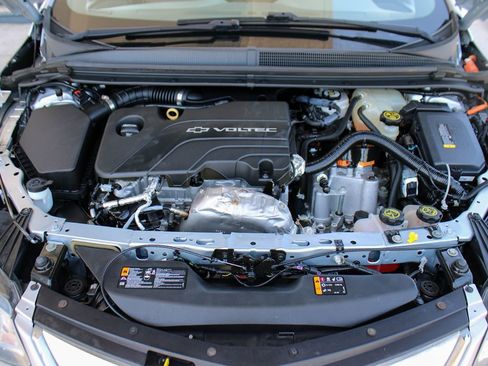 Used 2016 Chevrolet Volt LT w/ Comfort Package FWD image 34