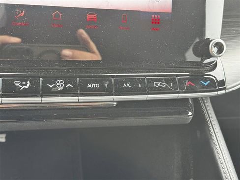 Used 2024 Jeep Wagoneer L Series II w/ Flexible Seating Group image 37