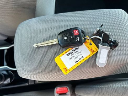 Used 2015 Toyota Corolla LE FWD image 21