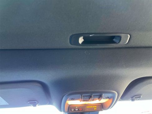 New 2026 GMC Canyon Elevation w/ Convenience Package image 14