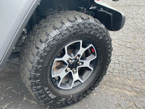 Used 2022 Jeep Wrangler Unlimited Rubicon w/ Cold Weather Group image 9