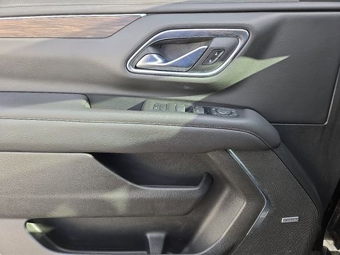 Used 2021 Chevrolet Tahoe Z71 w/ Z71 Off-Road Package image 13