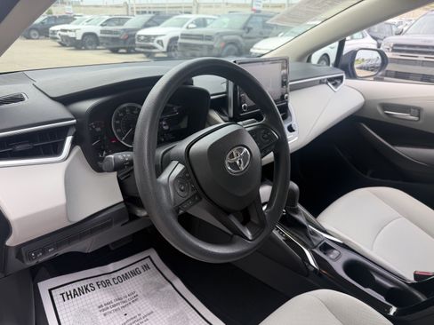 Used 2021 Toyota Corolla LE w/ Carpet Mat Package (TMS) FWD image 29