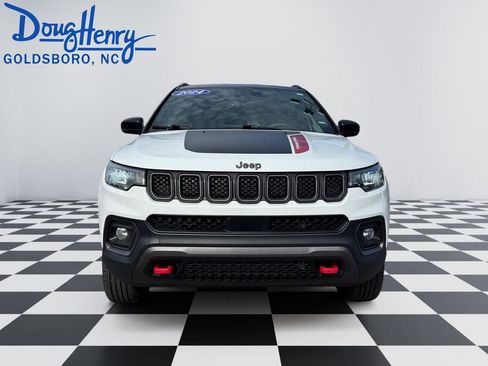 Used 2024 Jeep Compass Trailhawk AWD/4WD image 8