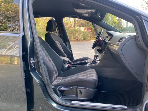 Used 2017 Volkswagen GTI Sport image 51