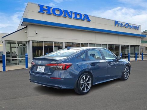 Used 2025 Honda Civic Sport Touring image 4