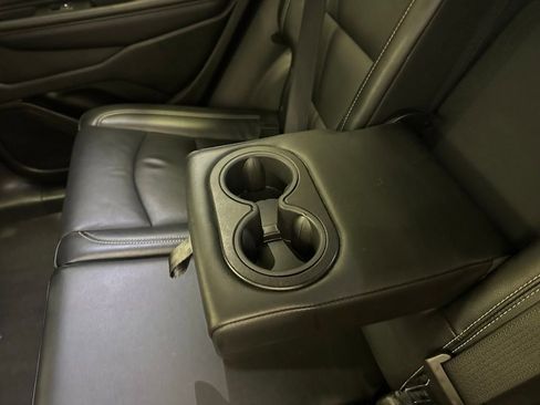 Used 2024 GMC Terrain SLT image 32