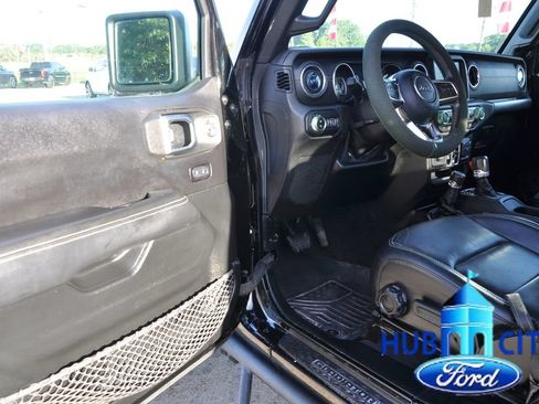 Used 2020 Jeep Gladiator Overland AWD/4WD image 11