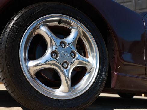 Used 2000 MAZDA MX-5 Miata RWD image 29