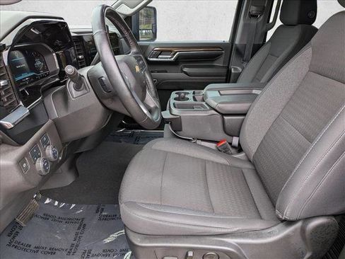 Used 2024 Chevrolet Silverado 2500 LT w/ Convenience Package image 11