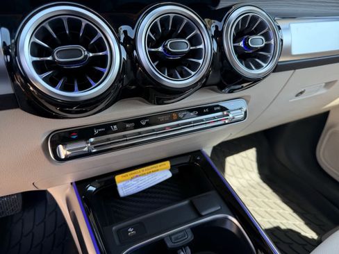 New 2026 Mercedes-Benz GLB 250 4MATIC image 21
