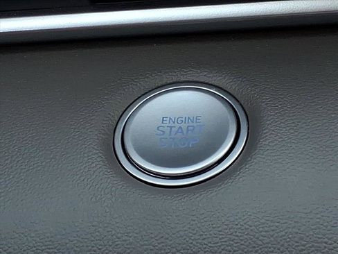Certified 2025 Hyundai Elantra Sport image 24