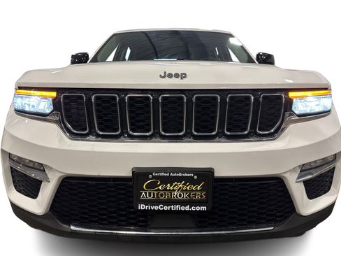 Used 2023 Jeep Grand Cherokee Limited image 10