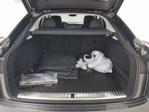 Used 2022 Audi e-tron Premium image 27