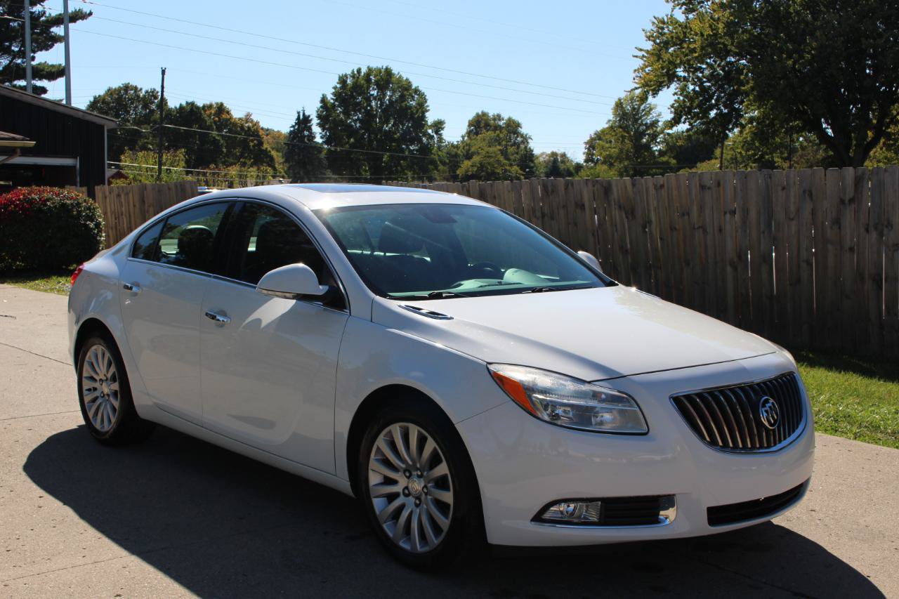 Used 2013 Buick Regal Premium FWD image 2