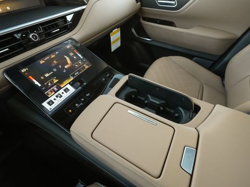 New 2026 INFINITI QX80 Luxe w/ Cargo Package image 9