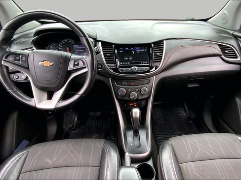 Used 2019 Chevrolet Trax LT w/ LT Convenience Package AWD/4WD image 16