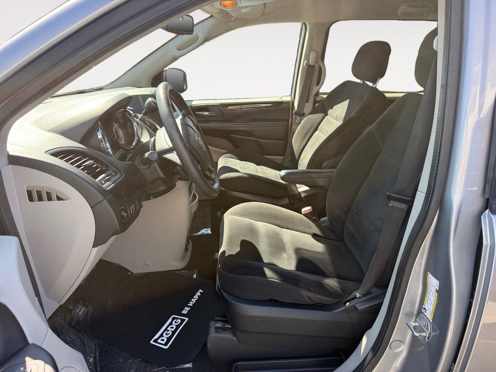 Used 2019 Dodge Grand Caravan SE w/ UConnect Hands-Free Group FWD image 10