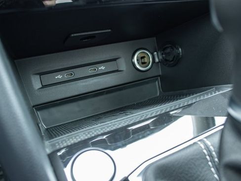 Used 2024 Volkswagen Taos SE image 53