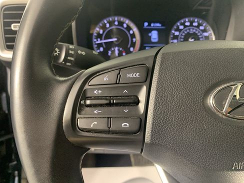 Used 2022 Hyundai Venue SEL FWD image 18