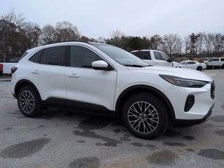 New 2026 Ford Escape SE w/ PHEV Premium Package video 2