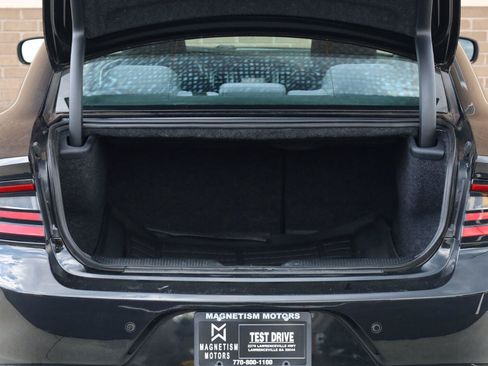 Used 2017 Dodge Charger SE w/ Power Sunroof Group RWD image 10