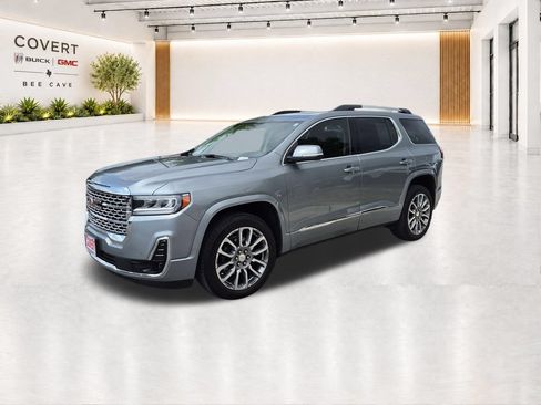 Used 2023 GMC Acadia Denali w/ Denali Ultimate Package FWD image 4