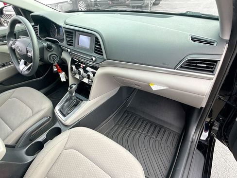 Used 2019 Hyundai Elantra SE image 33
