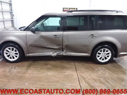 Used 2014 Ford Flex SE image 2