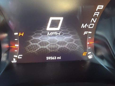 Used 2019 Dodge Charger SXT image 12