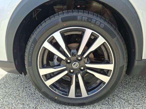 Used 2020 Nissan Kicks SV FWD image 9