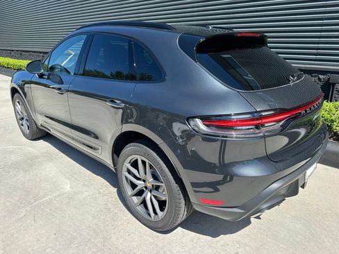 Used 2026 Porsche Macan AWD/4WD image 3