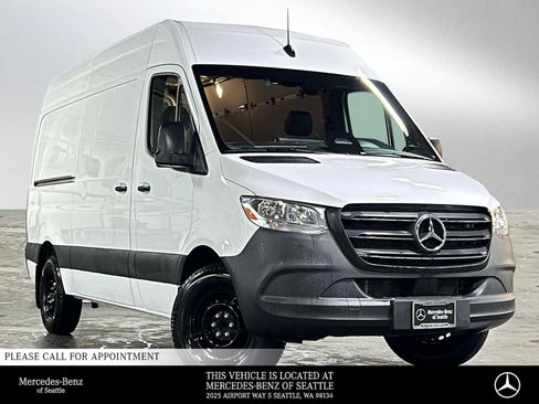 Used 2025 Mercedes-Benz Sprinter 2500 image 1