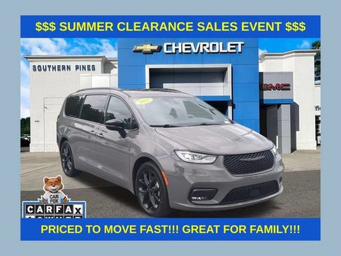 Used 2025 Chrysler Pacifica Limited FWD image 1