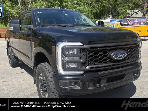 Used 2023 Ford F250 Lariat w/ Lariat Ultimate Package AWD/4WD image 1