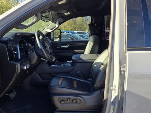 Used 2024 GMC Sierra 2500 AT4 w/ Technology Package image 14