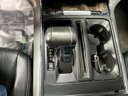 Used 2022 Ford F150 Lariat w/ Equipment Group 502A High AWD/4WD image 17