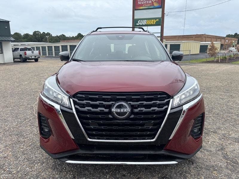 Used 2022 Nissan Kicks SR w/ Interior Electronics Package FWD image 8