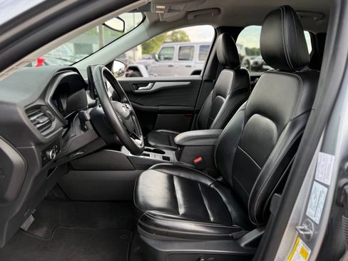 Used 2024 Ford Escape Platinum AWD/4WD image 13